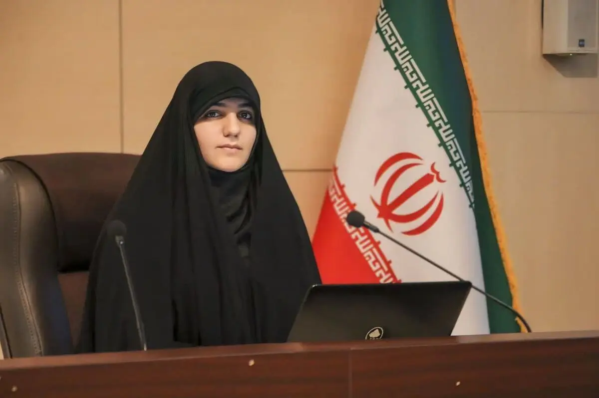 درب باغ های مهربانو را به روی بانوان شهر باز کنید/ فرهنگسرای پارک مادر تا کی باید ساختمان سازمان آرامستان ها باشد؟