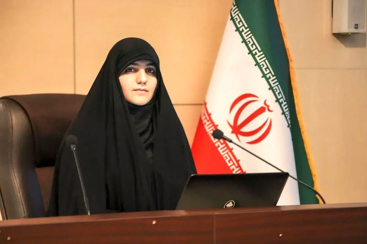 درب باغ های مهربانو را به روی بانوان شهر باز کنید/ فرهنگسرای پارک مادر تا کی باید ساختمان سازمان آرامستان ها باشد؟