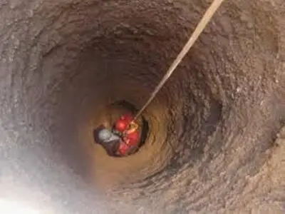 چاه فاضلاب قربانی گرفت/  فوت دو مقنی جوان در محمدآباد یزد