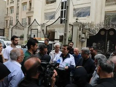 بازدید رئیس سازمان مدیریت بحران تهران و معاون دادستان از ساختمان‌های آسیب‌دیده در تهران