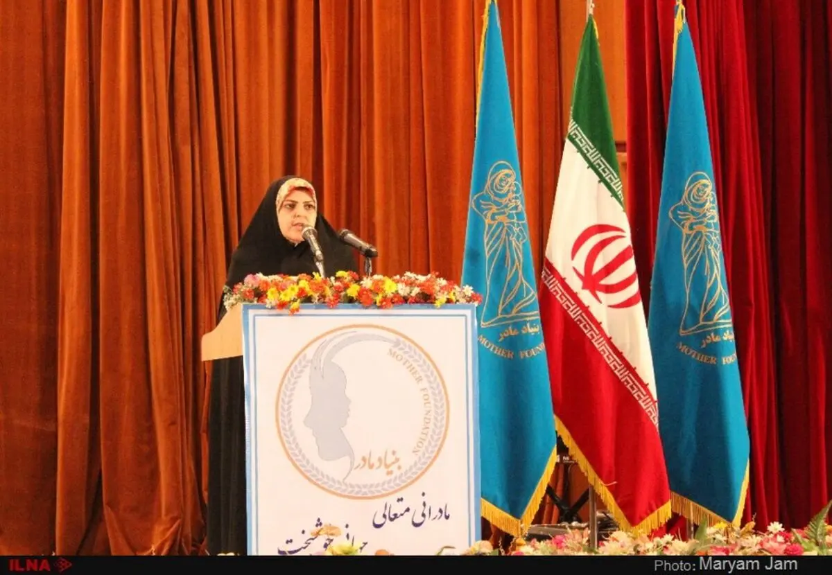 نخستین آیین نکوداشت مقام والای مادر در استان خوزستان/ ۱۶ مادر نمونه استان معرفی شدند
