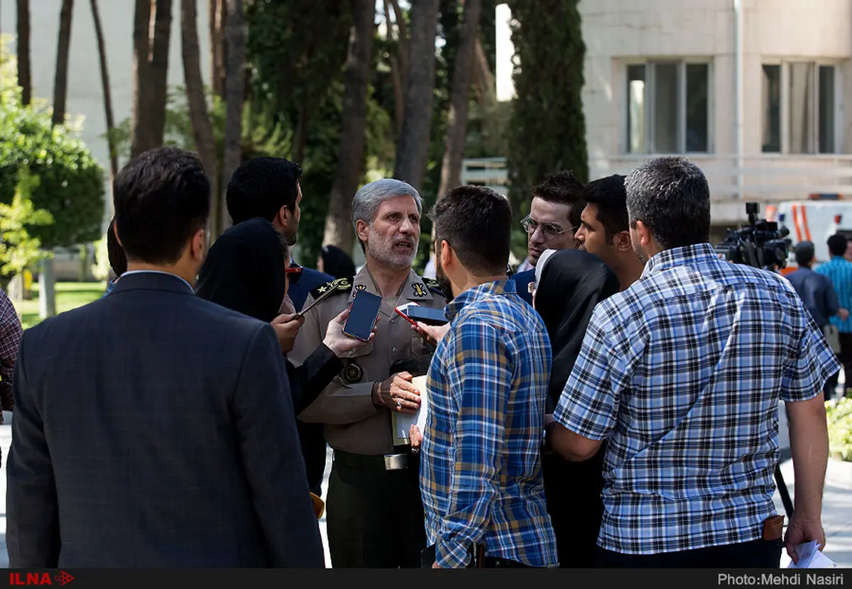 امیر حاتمی: از منظر نیروهای مسلح، فرمانده تحریم شده مانند جانباز جنگ است