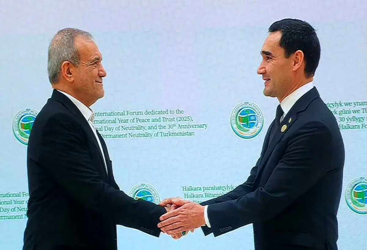 خلال لقائه رئيس تركمانستان؛ الرئيس بزشكيان: الثقة المتبادلة تضمن السلام والاستقرار بين الدول