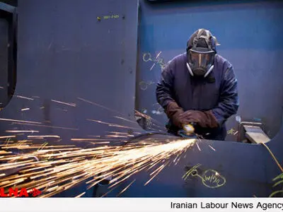 کارگران آهن وفولاد لوشان به بیمه بیکاری معرفی شدند 