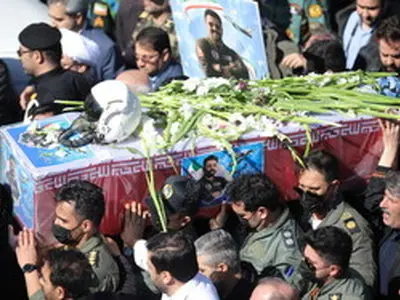 پیکر خلبان شهید فیروزمند در تبریز تشییع شد