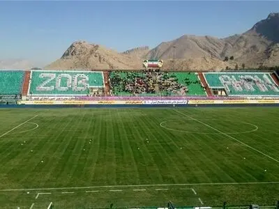 جداسازی سکوهای ورزشگاه فولادشهر (عکس)
