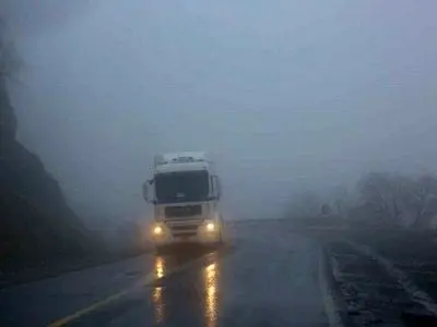 مه غلیظ دید افقی در جاده های مهاباد را پنج متر کاهش داد