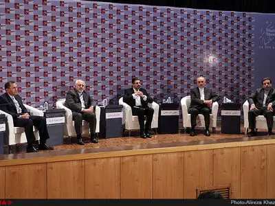همایش بررسی توافق‌نامه هسته‌ای از دقایقی پیش آغاز شد