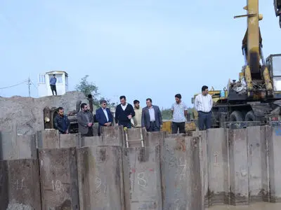 بازدید فرماندار آستانه اشرفیه ازروند احداث و تکمیل سد لاستیکی انبارسر بر روی رودخانه حاجعلی جوب