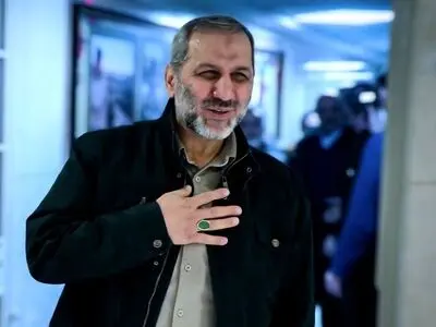  با صلابت و مقتدرانه از کیان اسلامی و وطن عزیزمان با بذل جان دفاع می کنیم