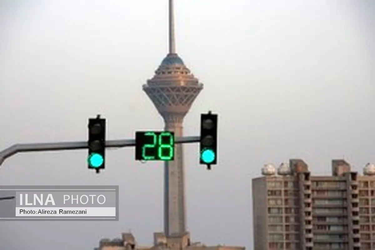 عبور از چراغ سبز نیاز به زمان دارد 
