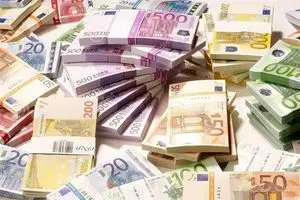قیمت دلار و قیمت یورو امروز دوشنبه ۴ خرداد ۱۴۰۵ + جدول