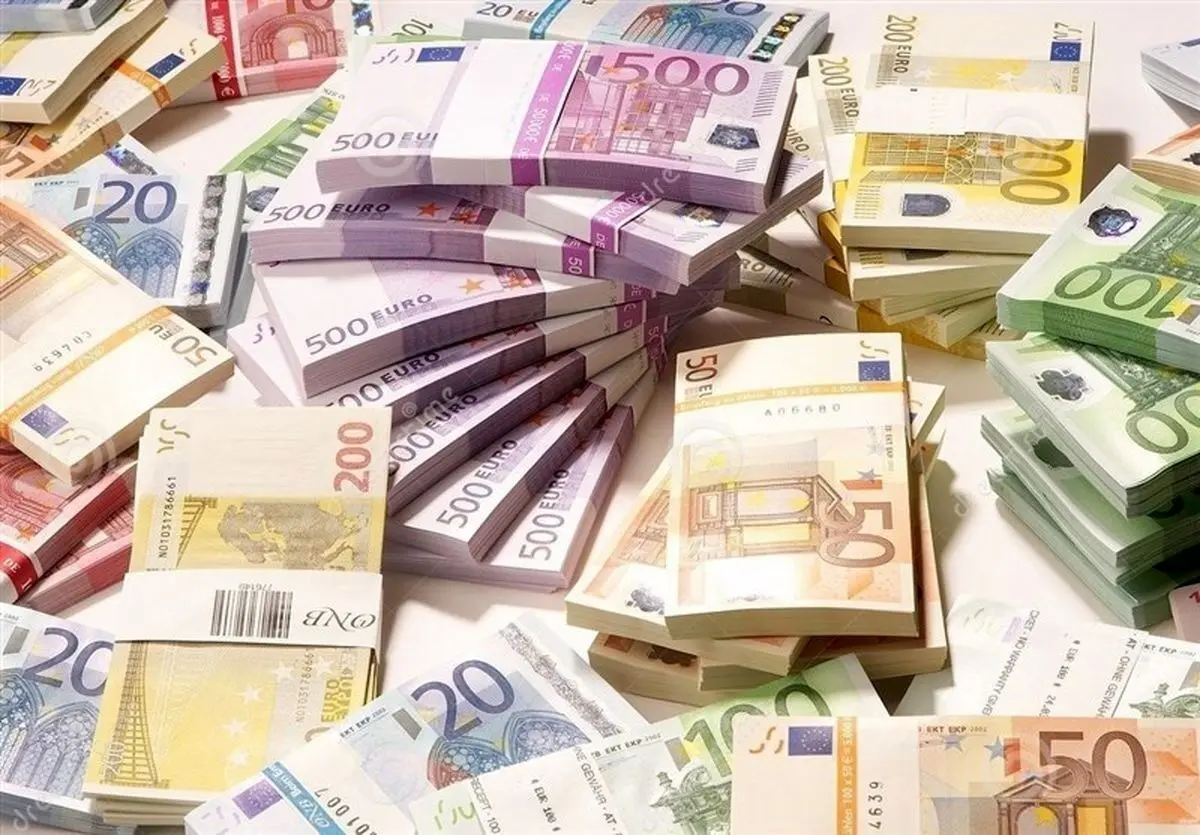 قیمت دلار و قیمت یورو امروز دوشنبه ۴ خرداد ۱۴۰۵ + جدول 
