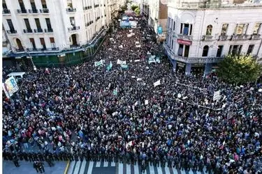 آناتومی یک نبرد تاریخی: رویارویی «خاویر میلی» و اتحادیه‌های کارگری آرژانتین بر سر آینده‌