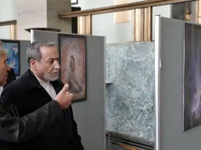 بازدید وزیر امور خارجه از نمایشگاه آثار استاد فرشچیان در مقر سازمان ملل در ژنو