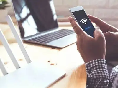چرا اینترنت تلفن همراه باید گران‌تر از ثابت باشد؟