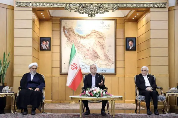 الرئیس بزشکیان: سأنقل مظلومیة واقتدار الشعب الإیراني إلى العالم