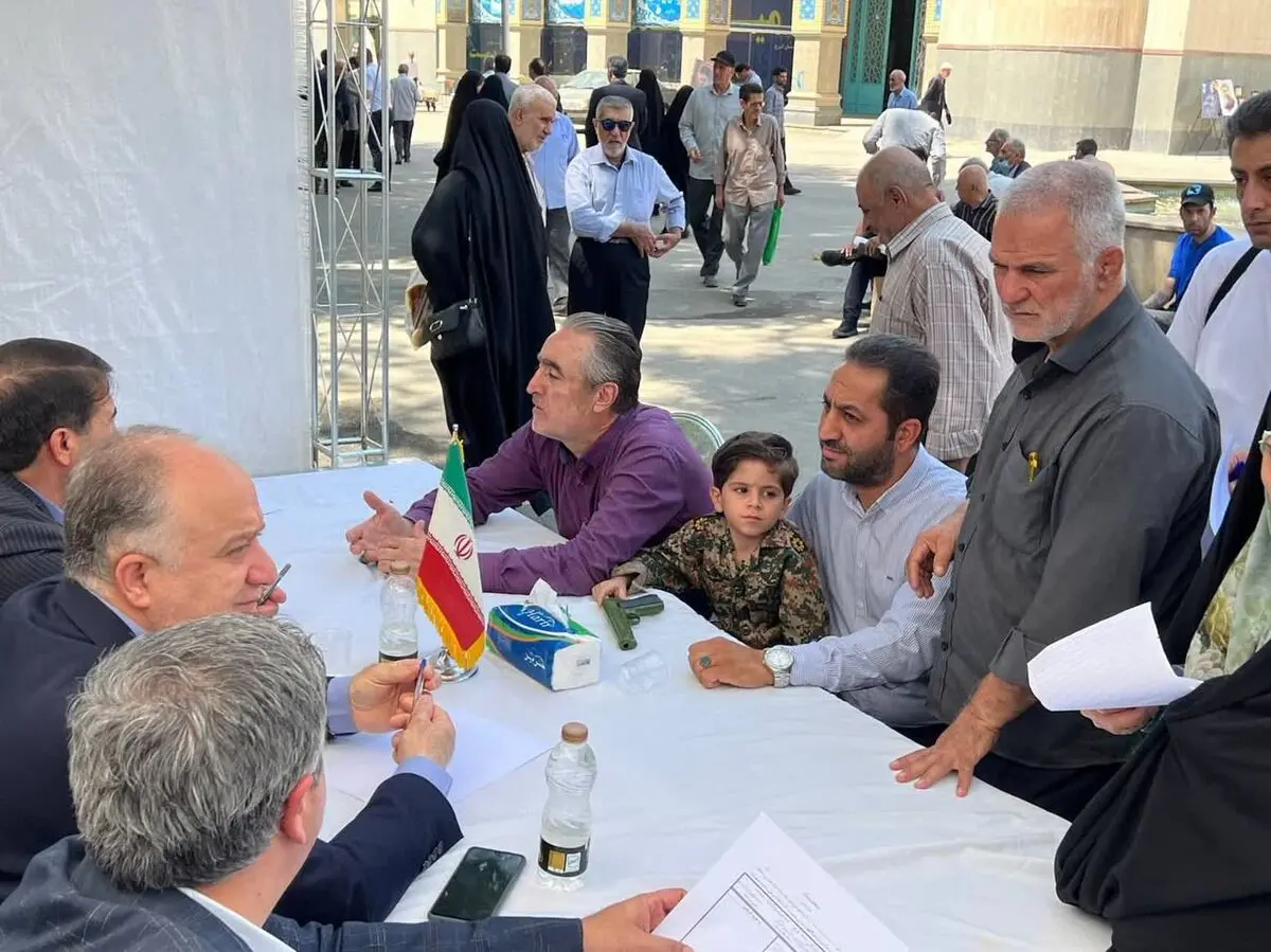 برگزاری میز خدمت ۲۲ دستگاه اجرایی برای رسیدگی مستقیم به مطالبات مردم برگزاری میز خدمت ۲۲ دستگاه اجرایی برای رسیدگی مستقیم به مطالبات مردم