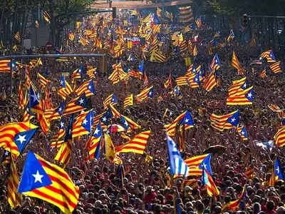 Catalan leader under pressure to drop independence