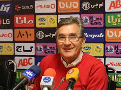 برانکو: بازیکن سیگاری در تیمم ندیدم و نمی‌دانم در خانه چه می‌کنند