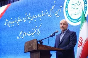 باید از هرگونه ساده‌انگاری و تقلیل‌گرایی نسبت به پدیده‌های نو پرهیز کنیم