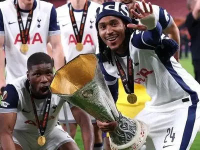 تمدید قرارداد ستاره تاتنهام قطعی شد