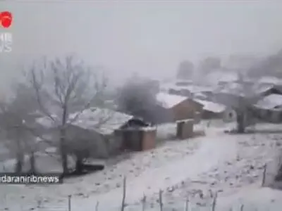 بارش برف پاییزی مناطق کوهستانی و ارتفاعات مازندران در هزارجریب بهشهر را سفیدپوش کرد + فیلم