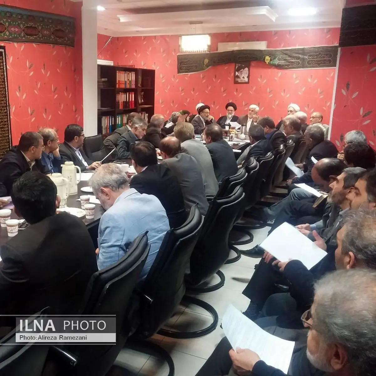عارف رئیس شد؛ موسوی لاری و موسوی تبریزی نایب رئیس