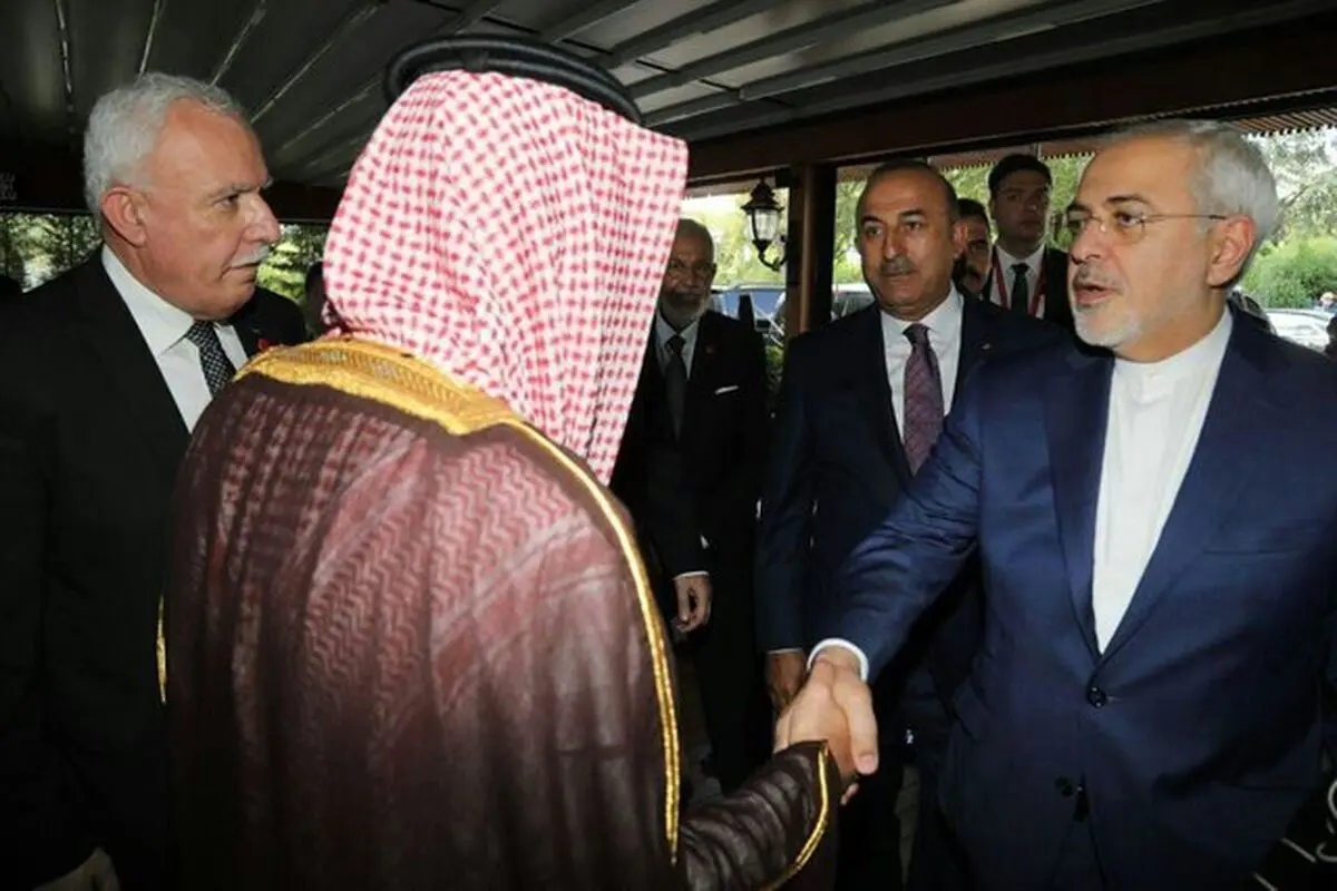 وزیر امور خارجه عربستان ظریف را در آغوش کشید
