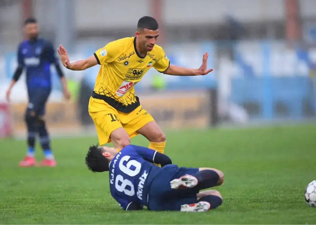 گل‌گهر هافبک سپاهان را جذب کرد