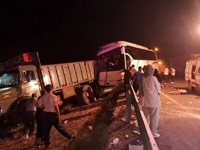 8 مجروح؛ دستاورد حادثه رانندگی در محور سربیشه - نهبندان