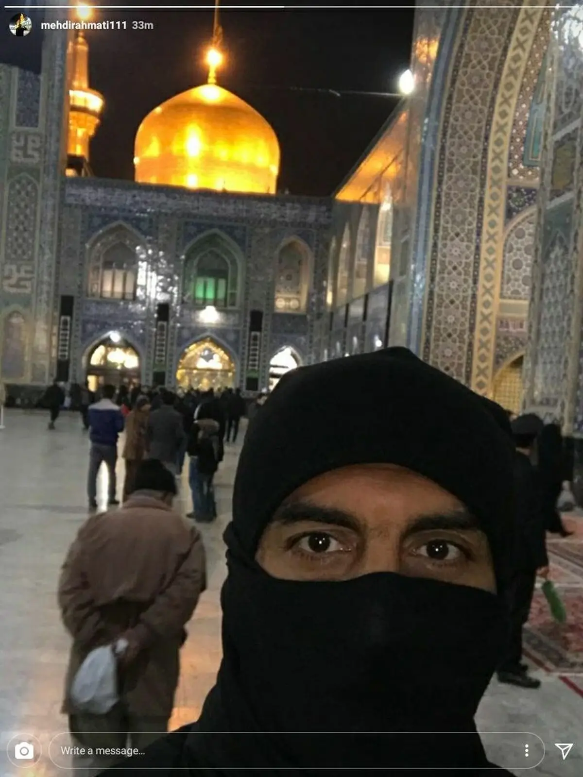 پوشش مهدی رحمتی در حرم امام رضا/عکس