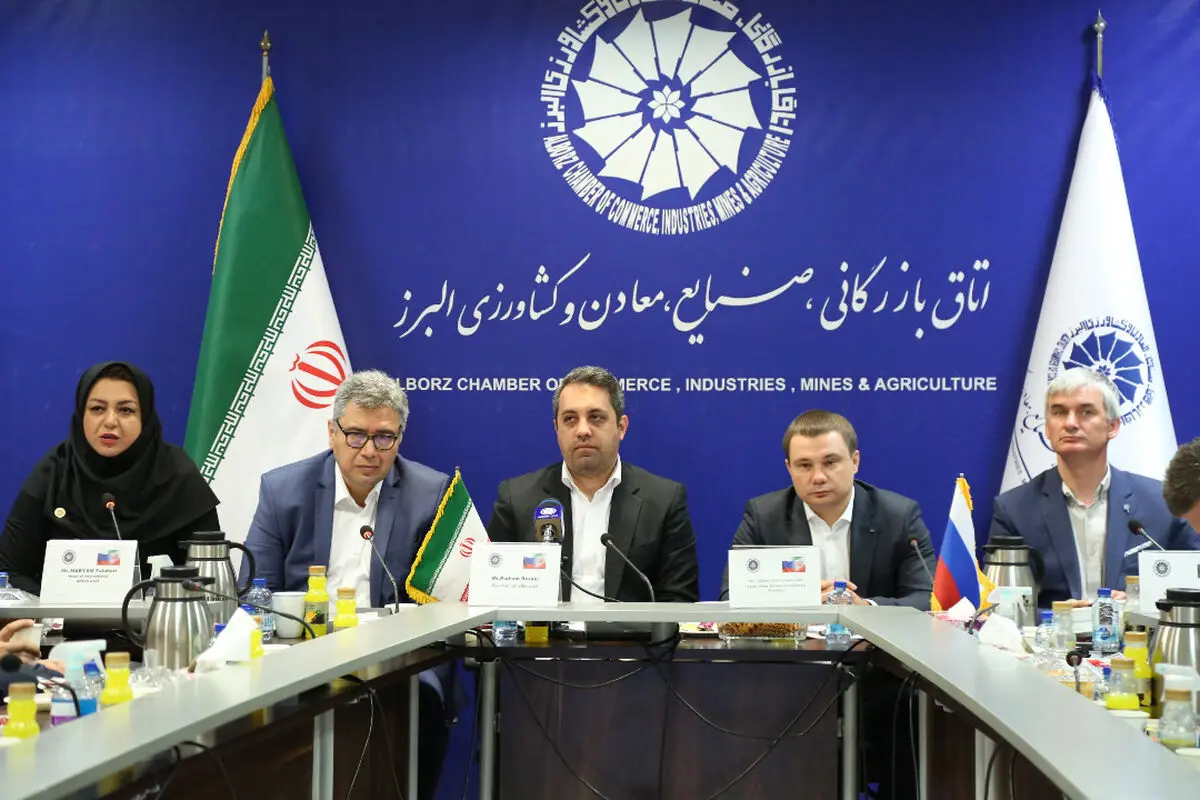 برگزاری نشست های حضوری با هیات های تجاری زمینه ساز تعامل شرکای تجاری با یگدیگر است