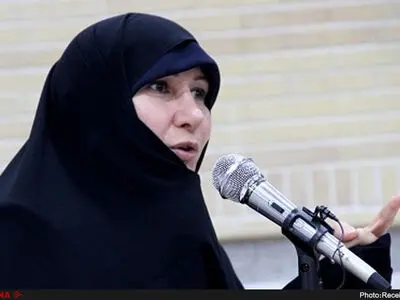 اختلاف نظر علما درباره تصدی زنان بر  پست‌هایی که مصداق ولایت دارد/ از نظر برخی بزرگان فقط مردان باید تسلط حاکمیتی بر جامعه داشته باشند/ رهبری ملاک را توانمندی افراد می‌دانند