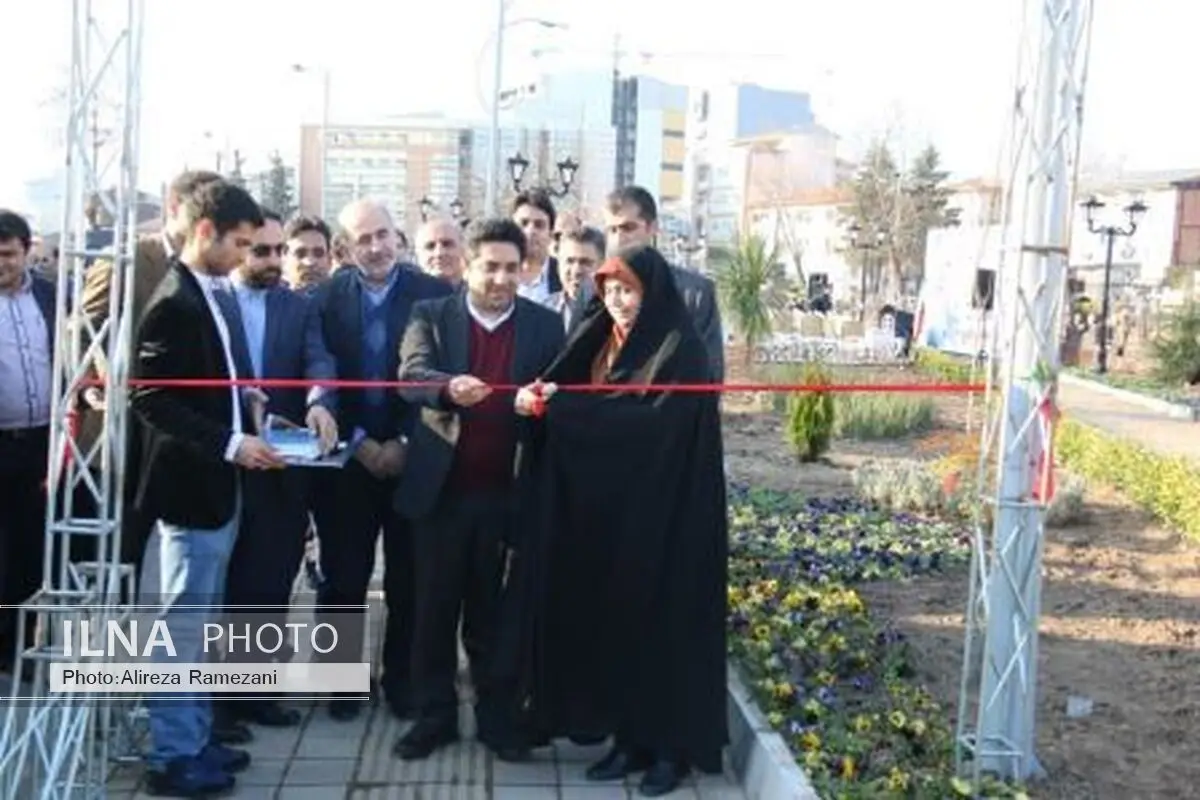 فرهنگ سازی با رویکرد گیاهان دارویی و ادبیات و موسیقی در پارک محلی خیابان جوان