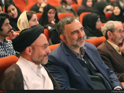 نقد می‌تواند بخش عظیمی از کتاب‌سازی را مرتفع کند