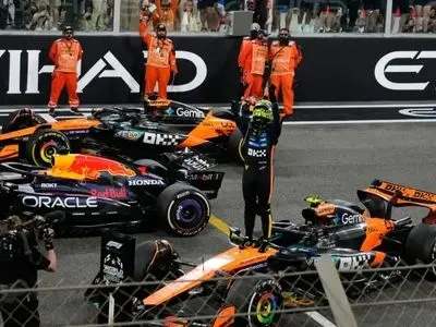 پایان سلطنت «مَد مکس»؛ تاج به نوریس رسید (ویدئو)