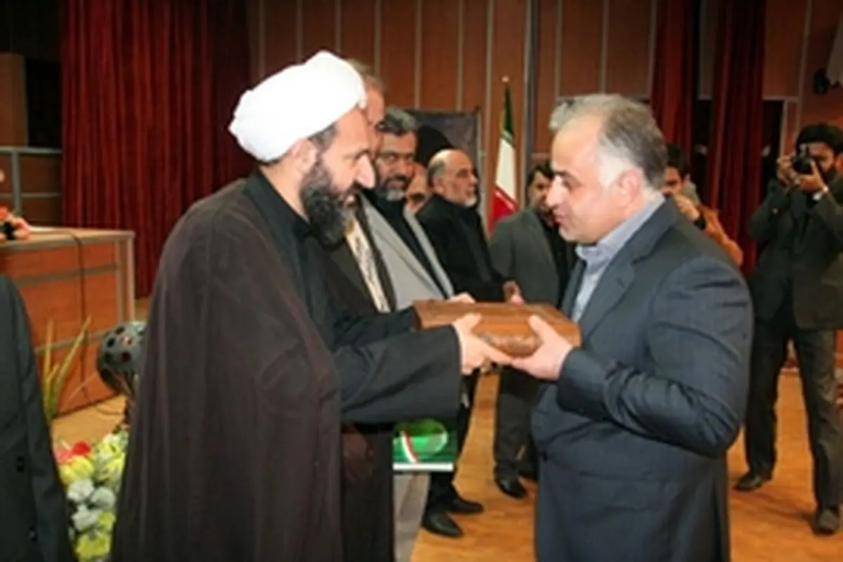 شهردار جدید قرچک مشغول به کار شد
