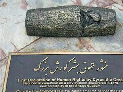 عکس‌هایی از تندیس بزرگان تاریخ ایران در کشورهای مختلف