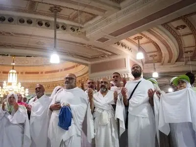 حجاج رفسنجان و انار کرمان به نیابت از ۹۷۰ شهید عمره مفرده انجام دادند