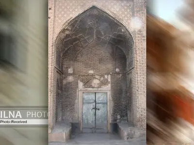 سردر اصلی باغ ایلخانی نیازمند تعمیر و مرمت است/ خاکبرداری در بخش‌های فاقد درخت با طرح مصوب میراث