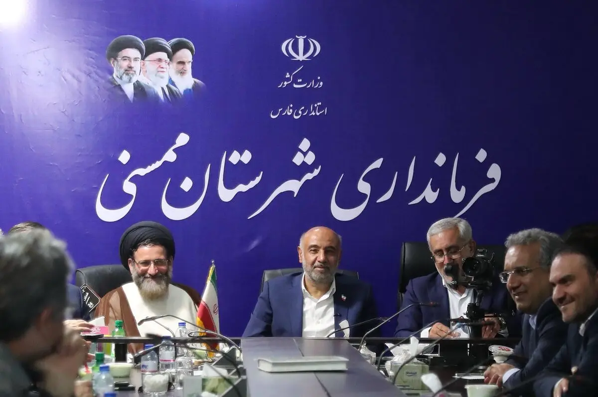 اظهارات وزیر کار در ممسنی: تفاوت کارفرمای ایرانی در این است که دغدغه معیشت کارگر را دارد
