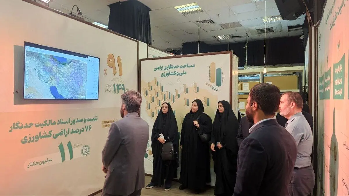 بازدید معاونان و مدیران مرکز آمار و فناوری قوه قضاییه از نمایشگاه روایت تحول عدلیه