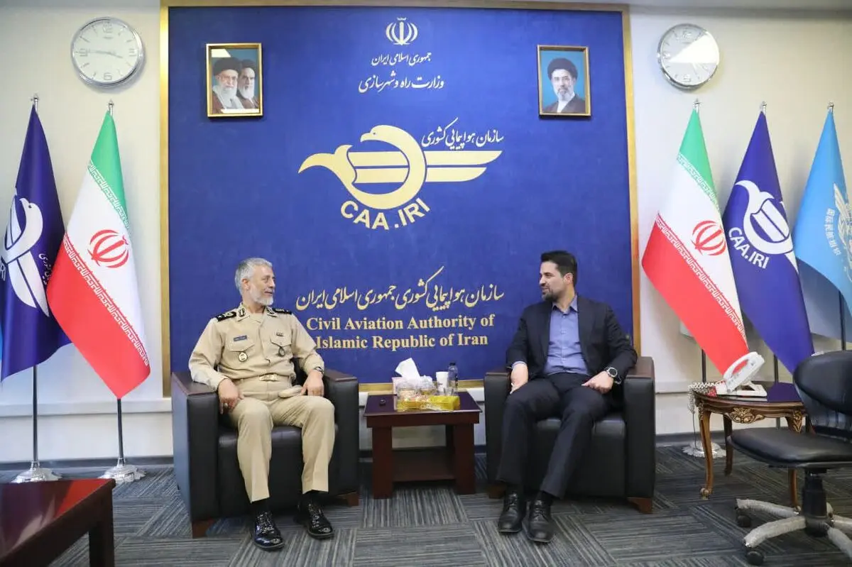 دریادار سیاری با رئیس سازمان هواپیمایی کشور دیدار کرد