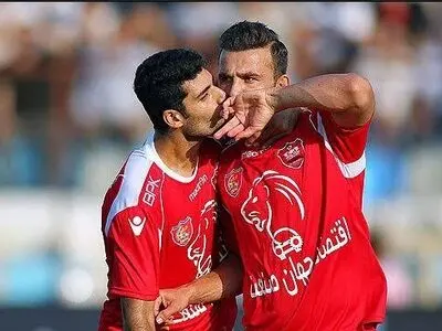 کری خوانی بازیکن سابق پرسپولیس برای استقلالی‌ها (ویدئو)