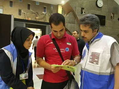 آشنایی تیم ملی والیبال با بیماری زیکا در فرودگاه امام (ره)