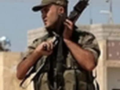 در حمله افراد مسلح ۲نیروی پلیس مصر کشته و زخمی شدند