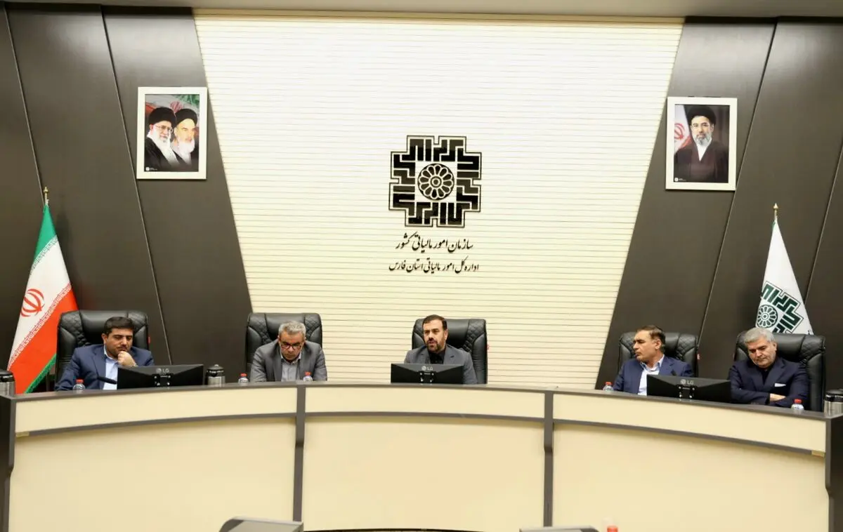 قرارگاه اقتصادی فارس باید با آرایش جنگی اداره شود/ برنامه‌ریزی برای کاهش تورم به طور جدی در دستور کار باشد