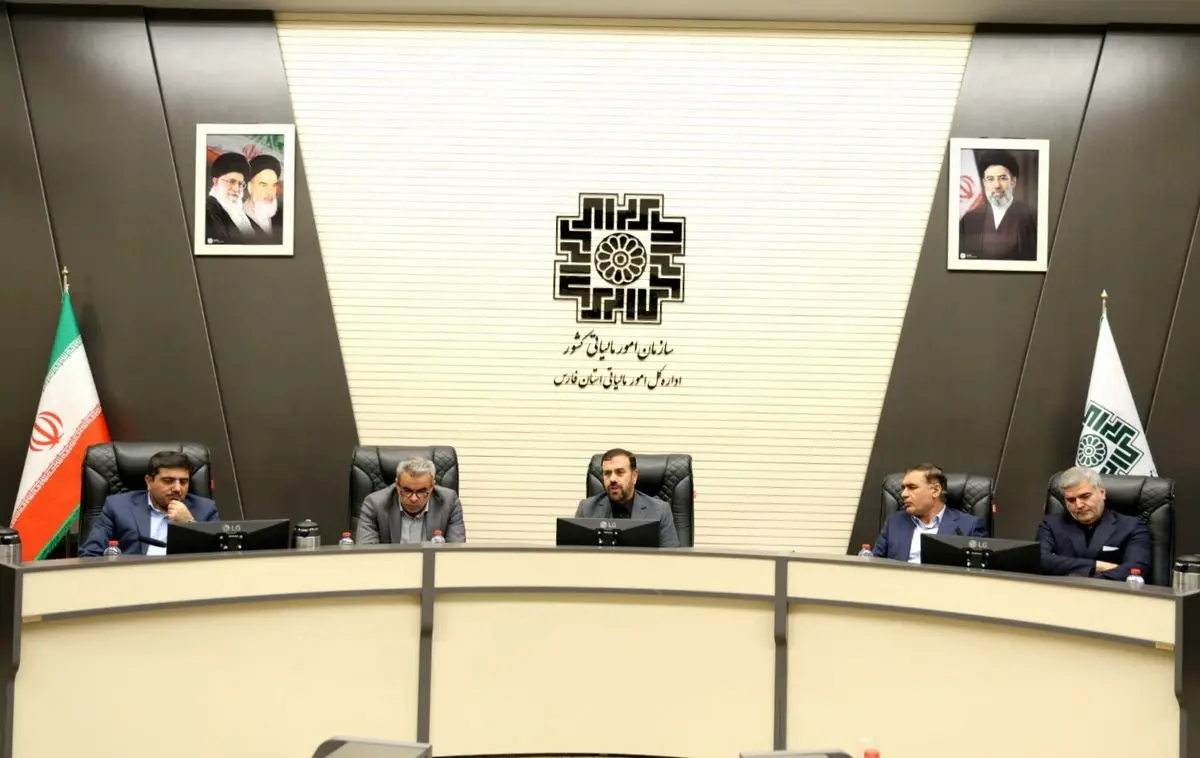 قرارگاه اقتصادی فارس باید با آرایش جنگی اداره شود/ برنامه‌ریزی برای کاهش تورم به طور جدی در دستور کار باشد