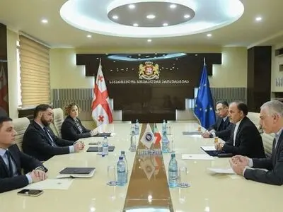 حل مشکلات قضایی شهروندان ایرانی، محور رایزنی سفیر ایران با دادستان کل گرجستان